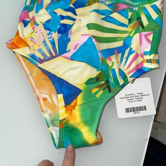Lisa Maree Womens Swimsuit Size XS Tropical Low Back Molded CupsTie Neck New - Picture 9 of 14